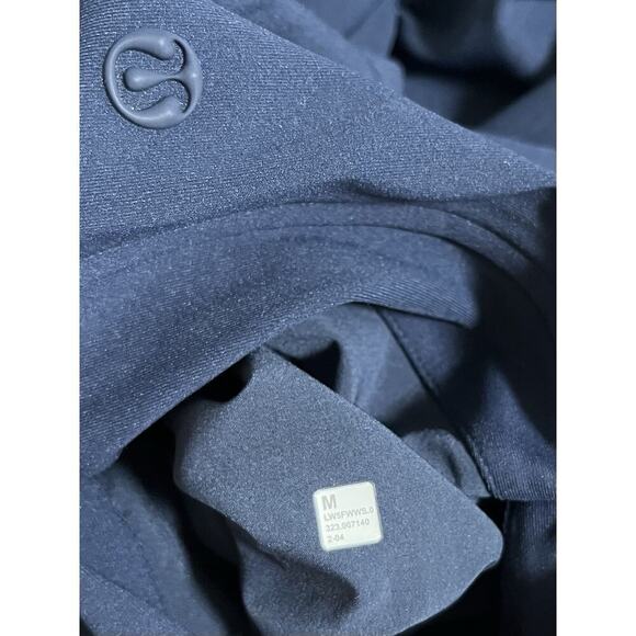 Lululemon Womens Luxtreme Athletic Pant Size M Navy Office Work Athleisure EUC - Picture 6 of 7